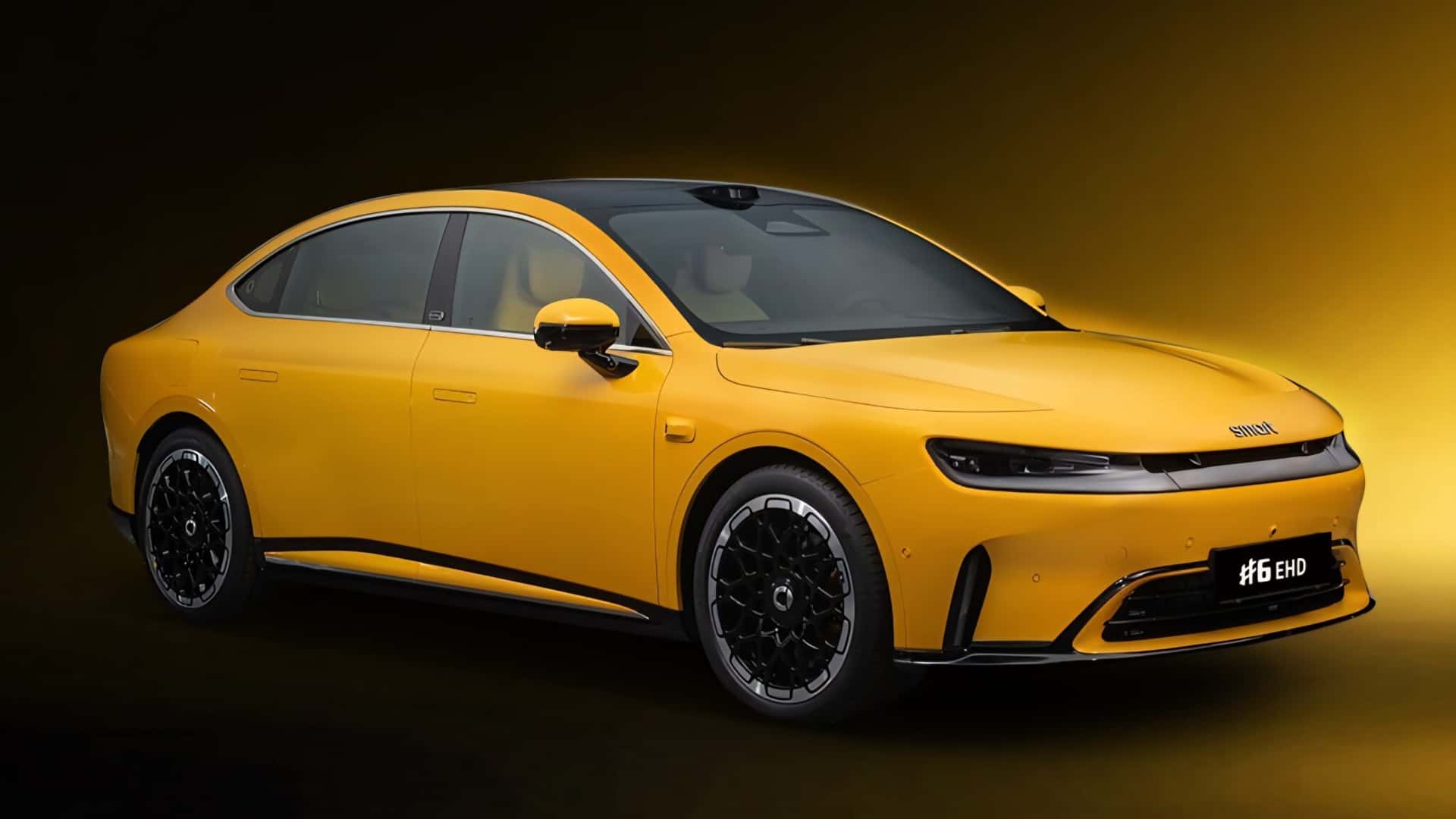 Перший седан Smart став найбільшим автомобілем бренду