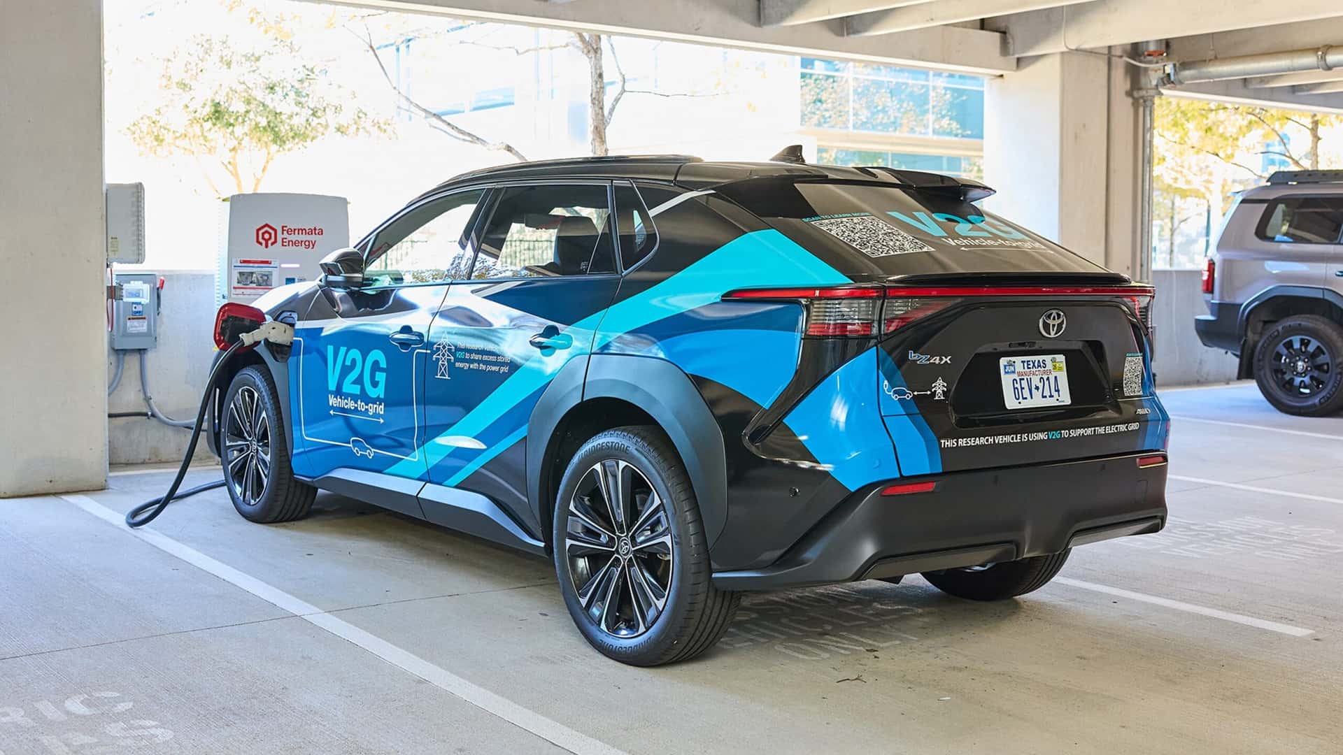 Toyota стверджує, що електромобілі можуть конкурувати з ядерною енергією як джерело живлення