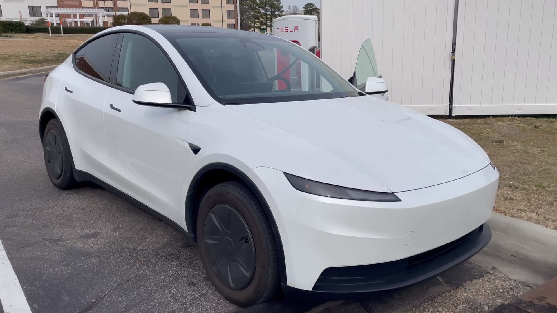Екстремальна ефективність у тесті пробігу Tesla Model Y за 113 км/год