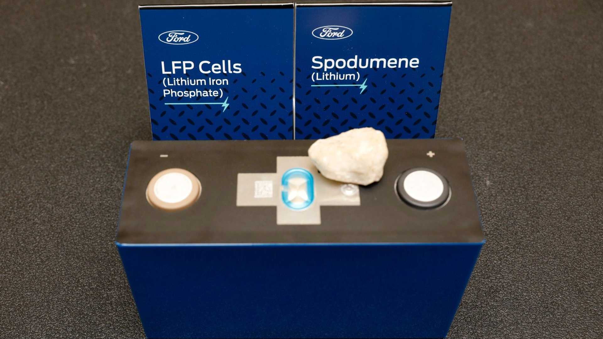 Нові гібриди Ford можуть використовувати передові батареї від китайської BYD