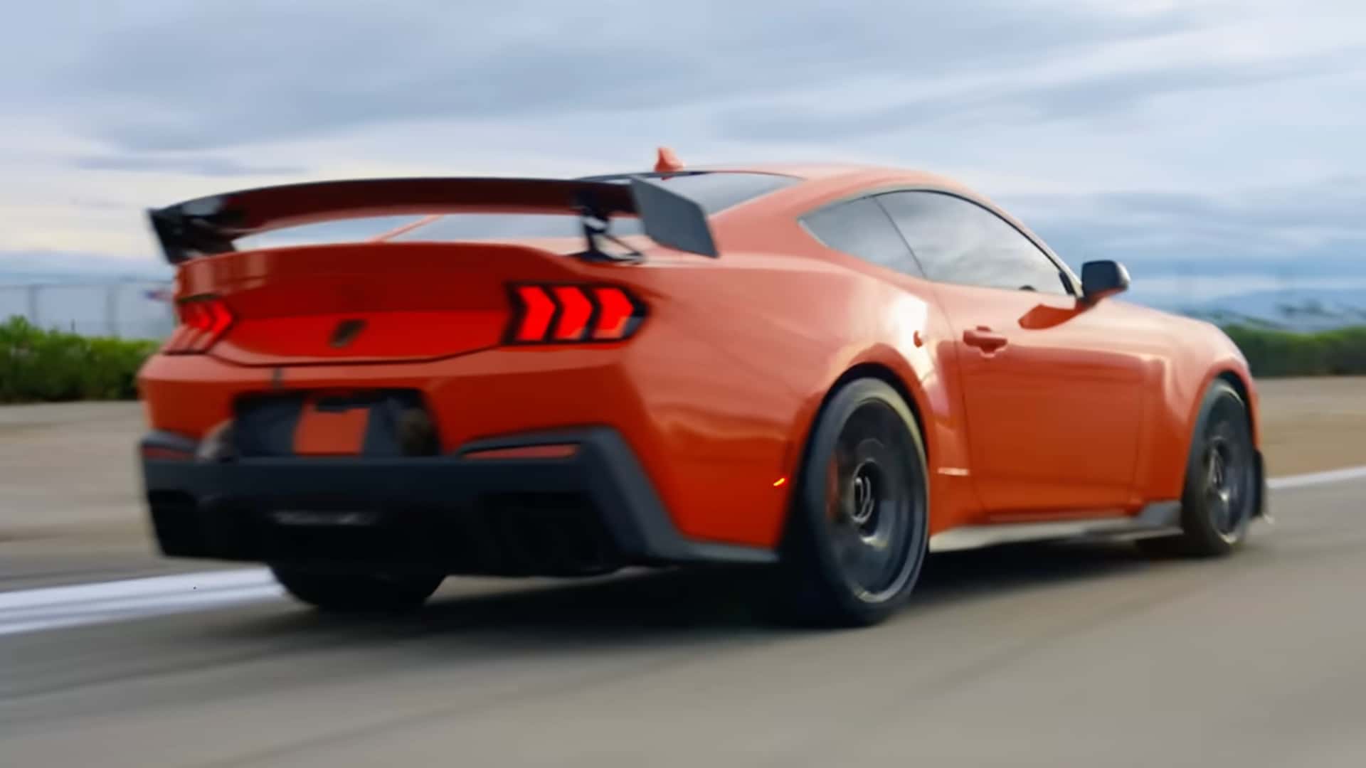 Зустрічайте новий Ford Mustang Dark Horse SC