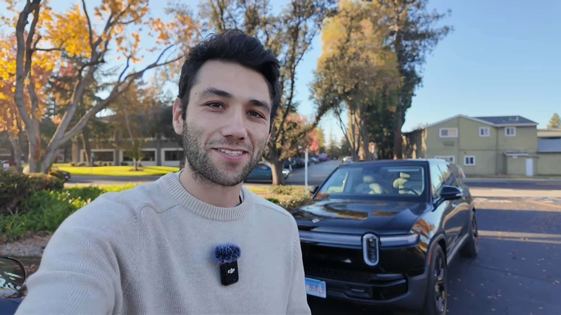 Погляд на автономне керування Rivian як відповідь на Tesla Full Self-Driving