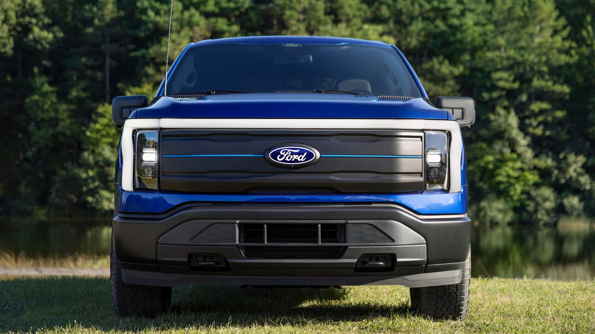 Найпопулярніші електричні пікапи в США у 2025: Tesla Cybertruck вибуває з гонки