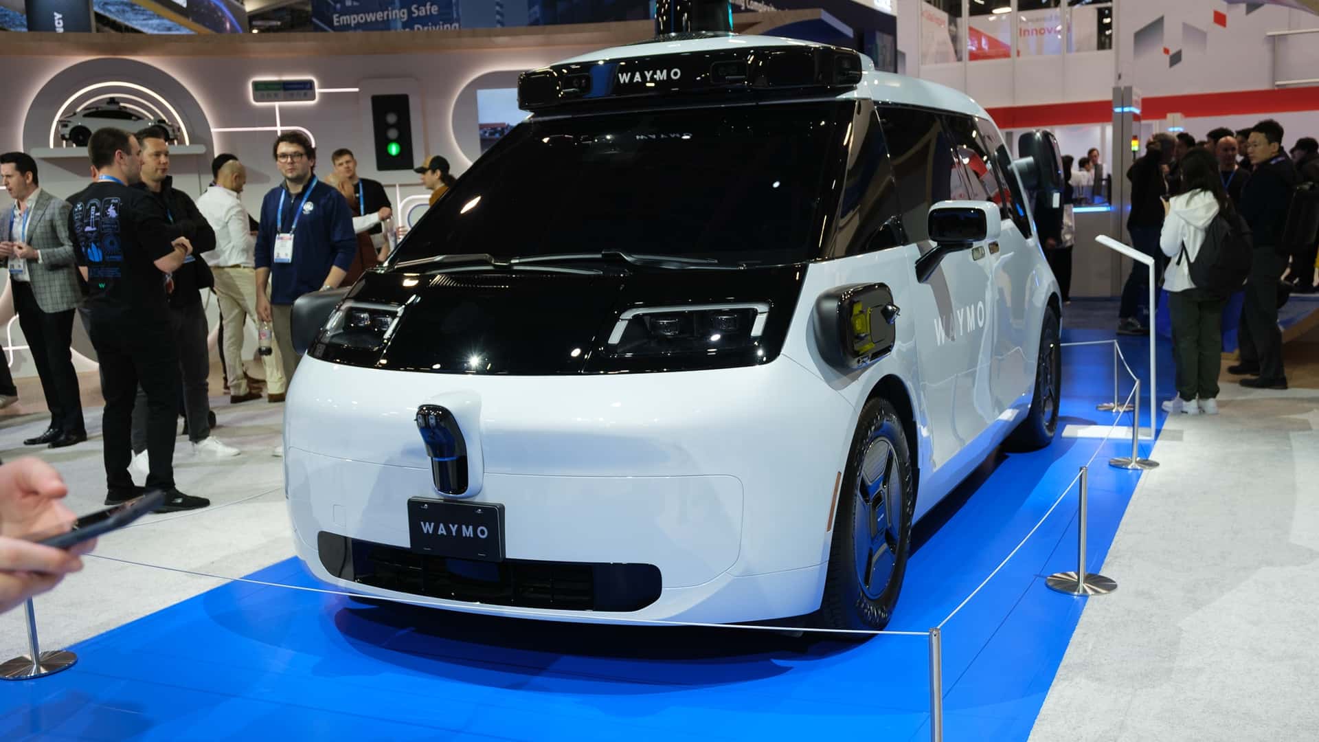 Новий таксі Waymo на базі Zeekr вже скоро на дорогах