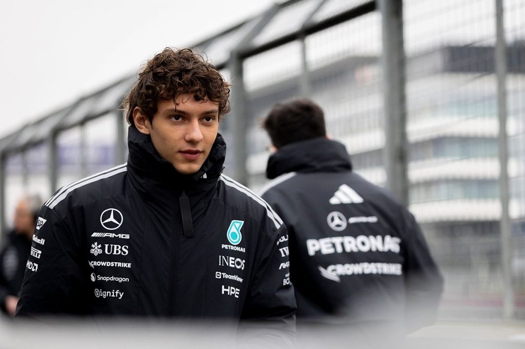 Andrea Kimi Antonelli придбав унікальний автомобіль Mercedes вартістю понад 180000 фунтів