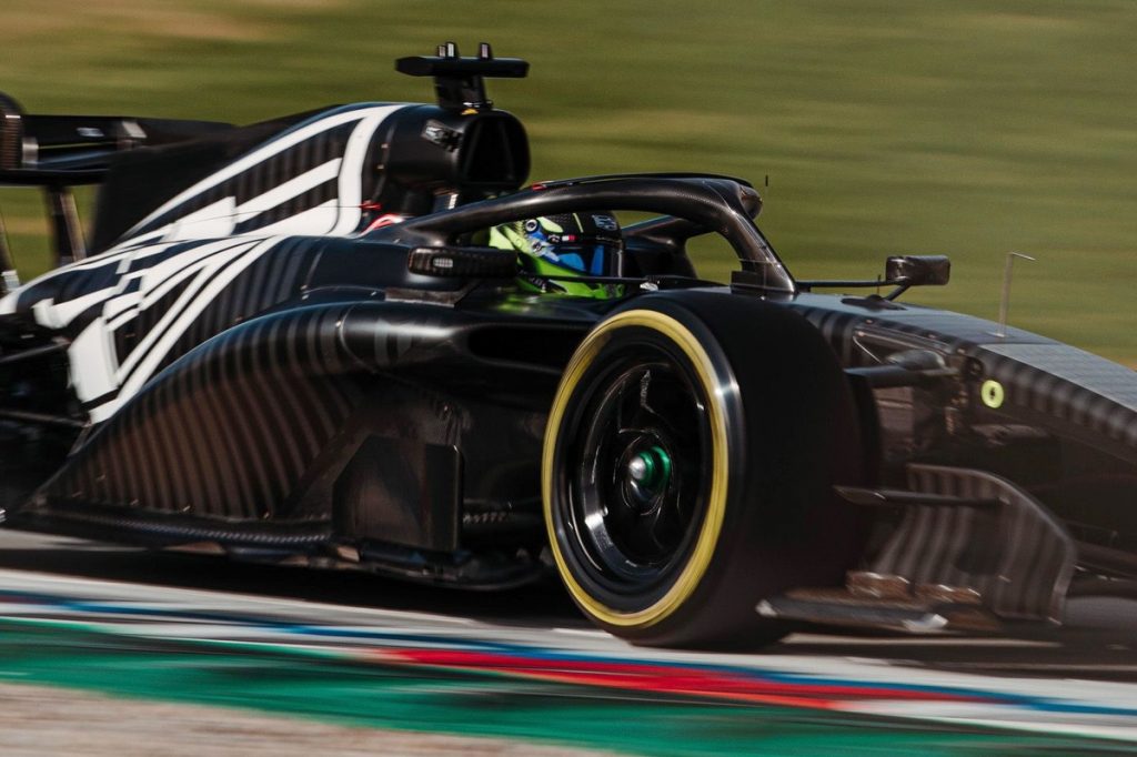 Cadillac F1 анонсує нову колекцію мерчу Tommy Hilfiger