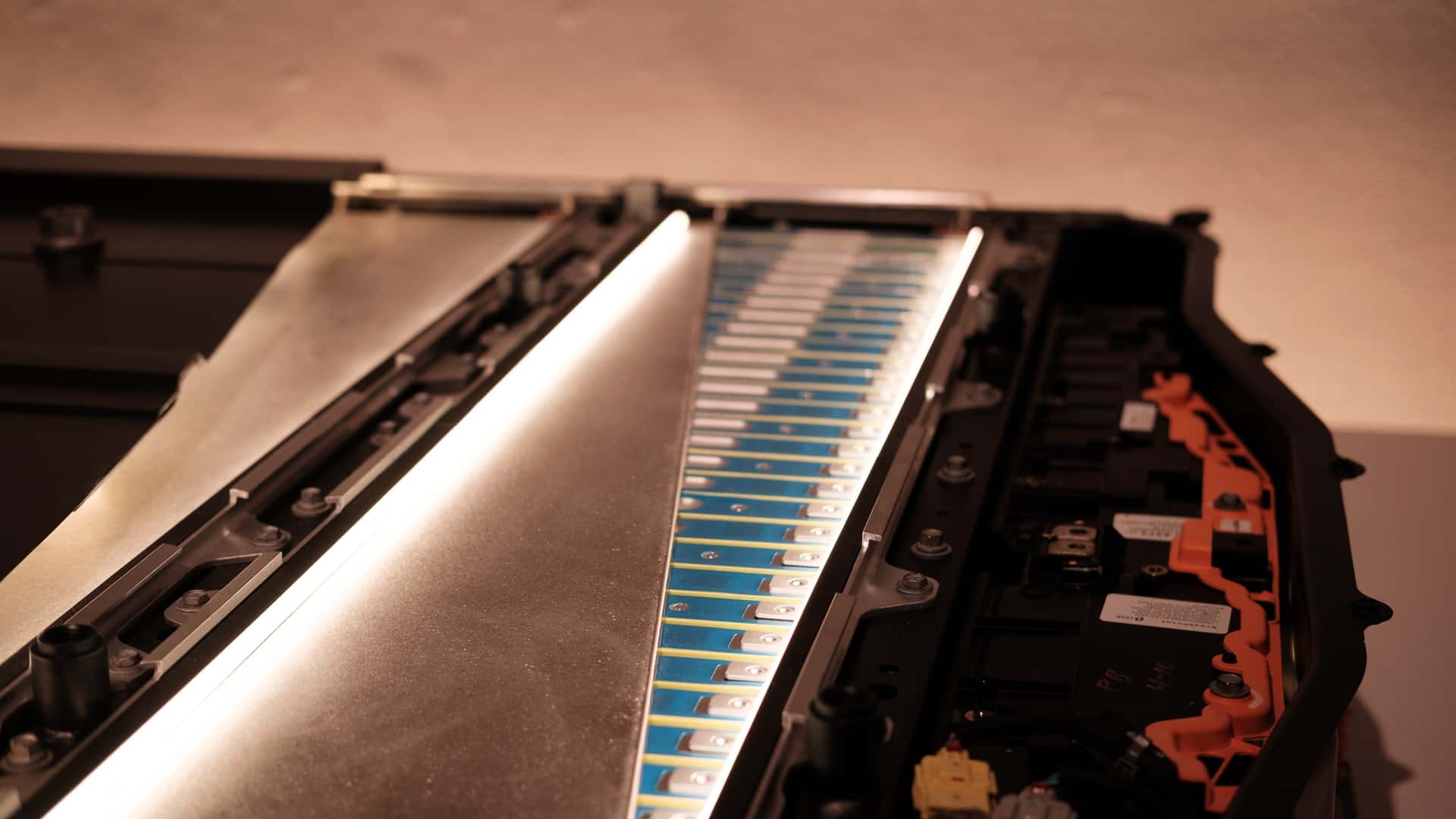 Стратегія General Motors щодо створення дешевших батарей для електромобілів: Локальний підхід