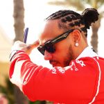 Льюїс Хемілтон розпочне команду Гренада з бобслею на Олімпійських іграх з зими