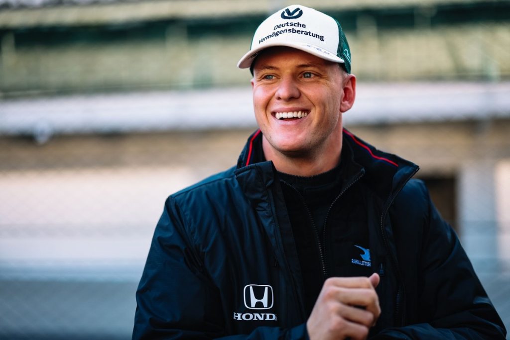 Мік Шумахер задоволений своїми першими заїздами на овалу в IndyCar