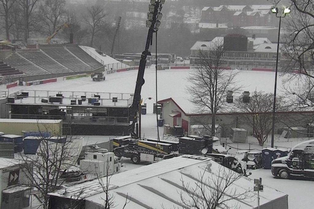 NASCAR переносить Clash на Bowman Gray на понеділок через сніг