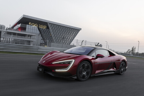 Електричний суперкар Yangwang U9: Потужність у тиші