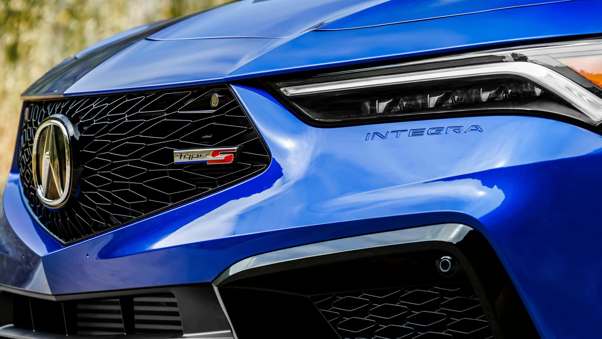 Acura розпочинає продажі своєї першої моделі в Японії