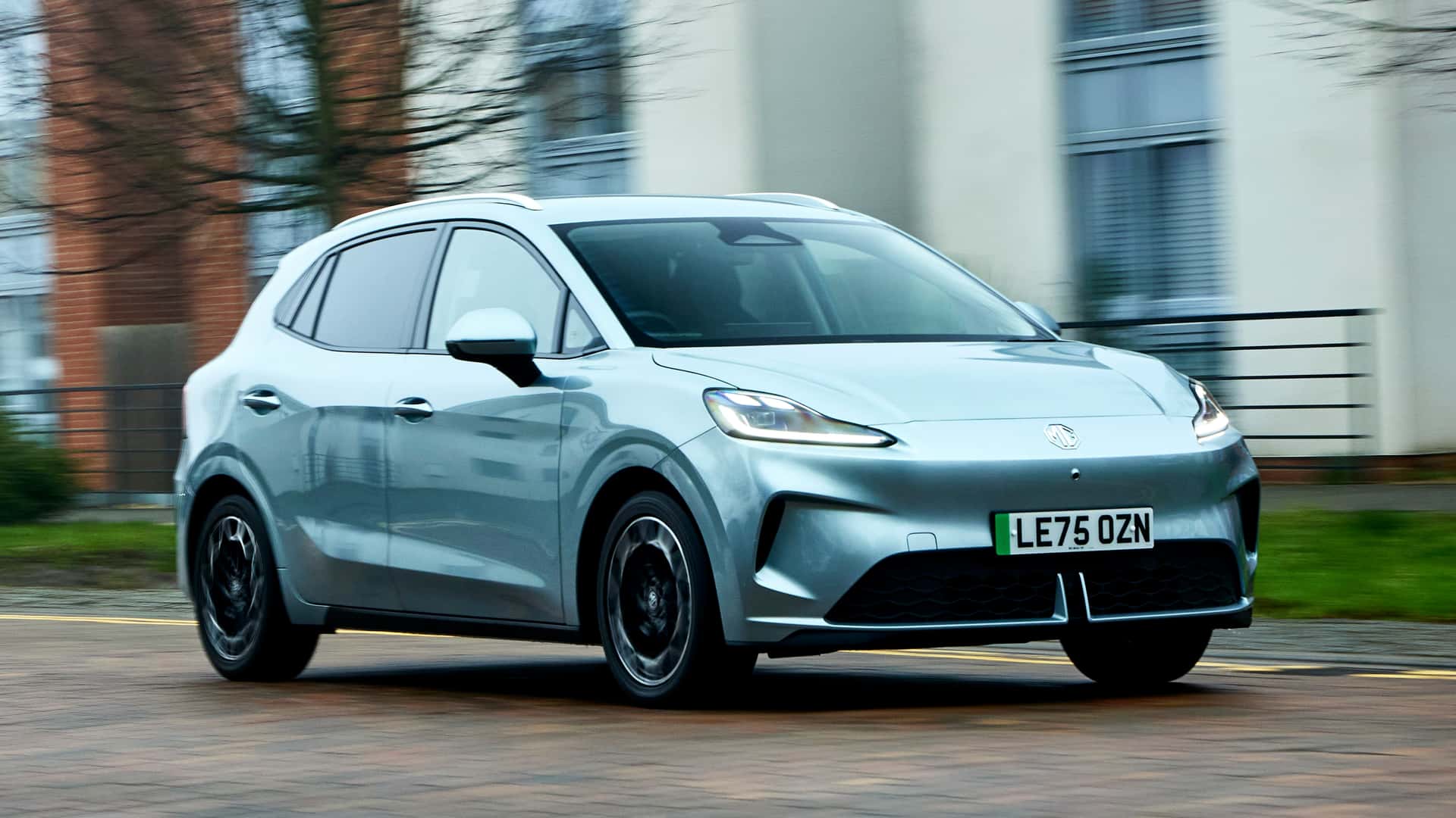 Дешевий електромобіль з напівтвердими акумуляторами готовий змагатися з кращими авто Європи