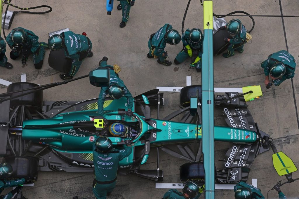 Aston Martin залишається оптимістичним незважаючи на невдалий старт у F1 2026