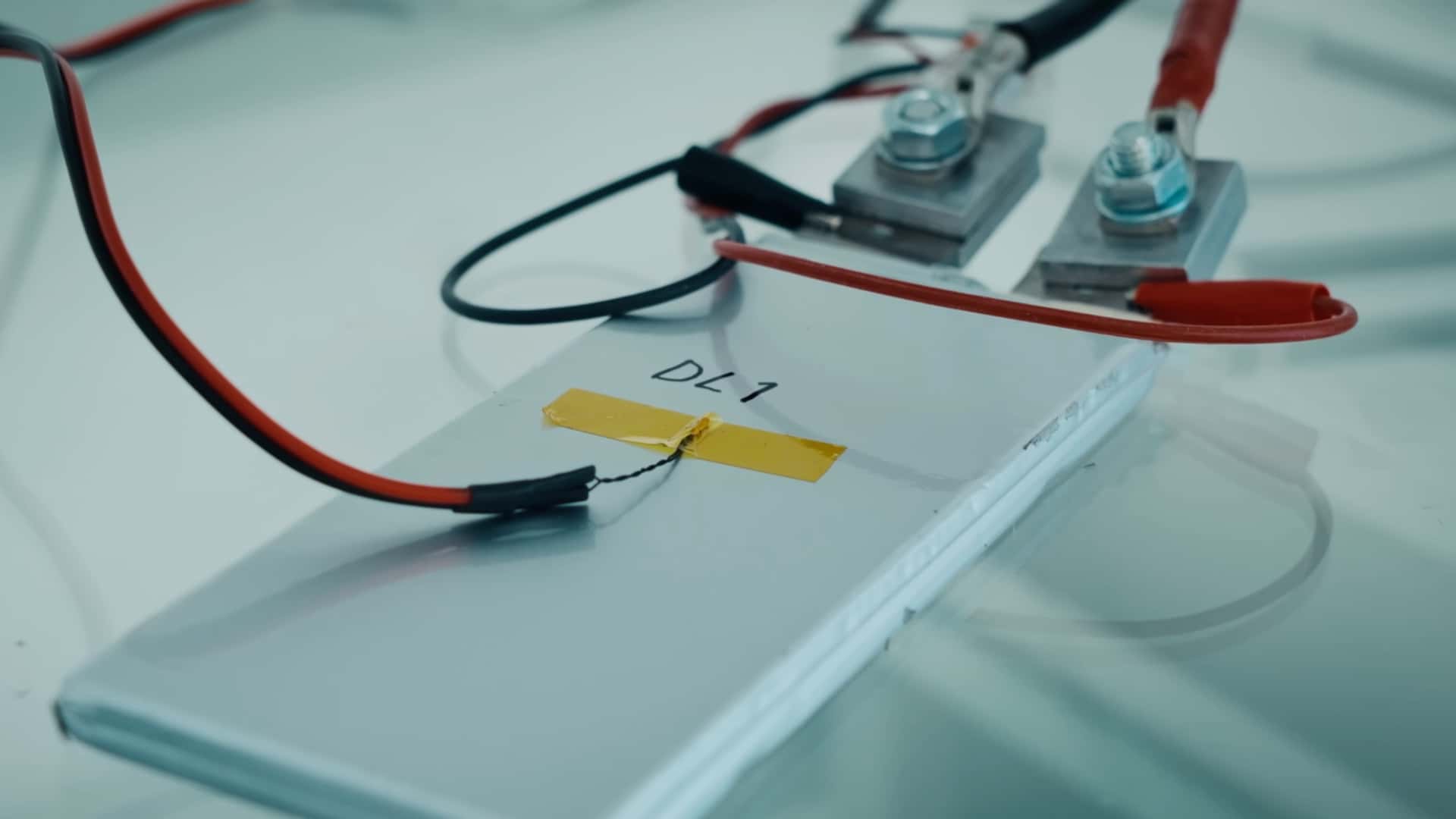 Останній тест батареї Donut Lab доводить, що це не суперконденсатор