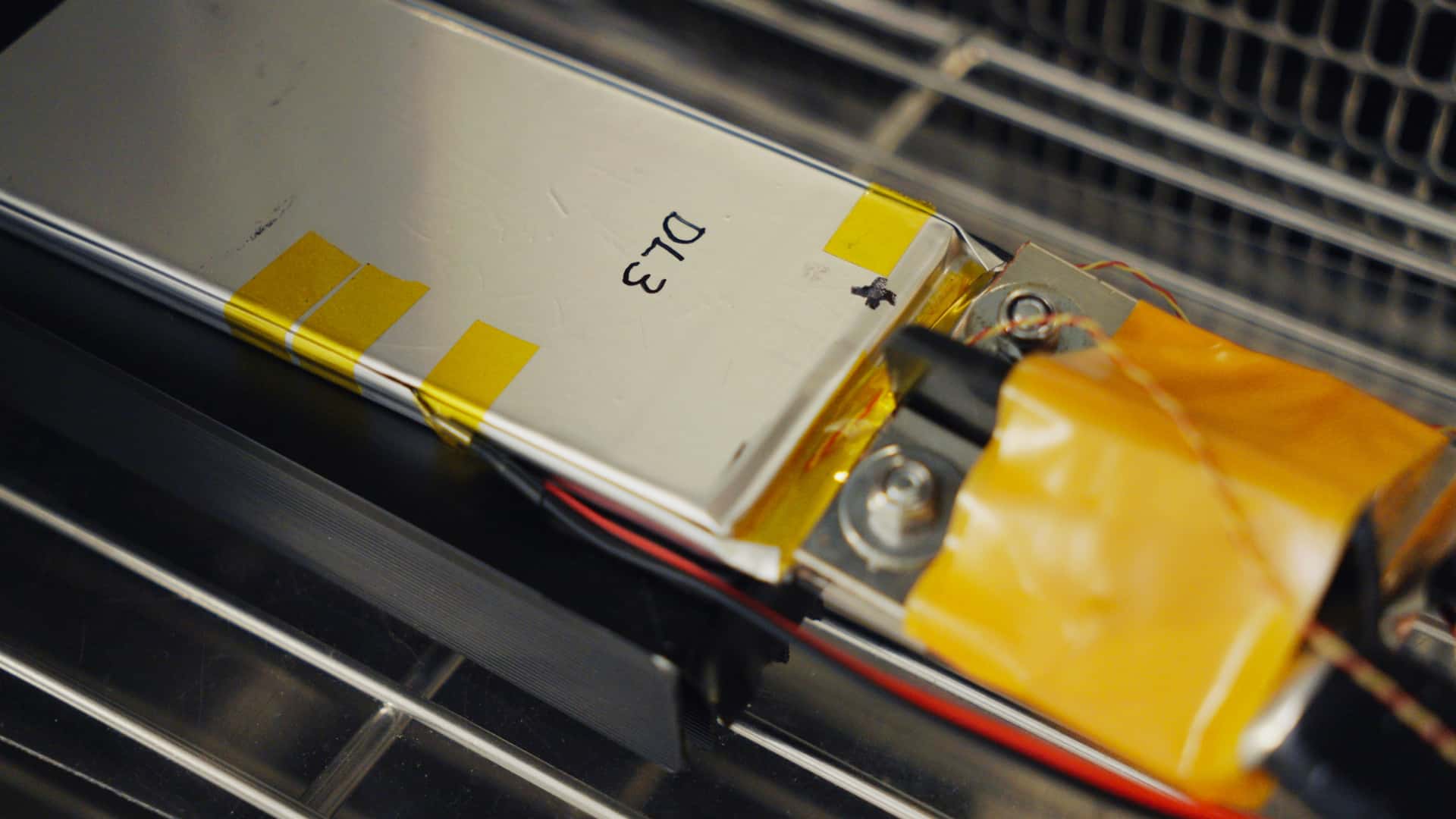 Ось що насправді розкриває останній тест твердотільної EV-батареї від Donut Lab