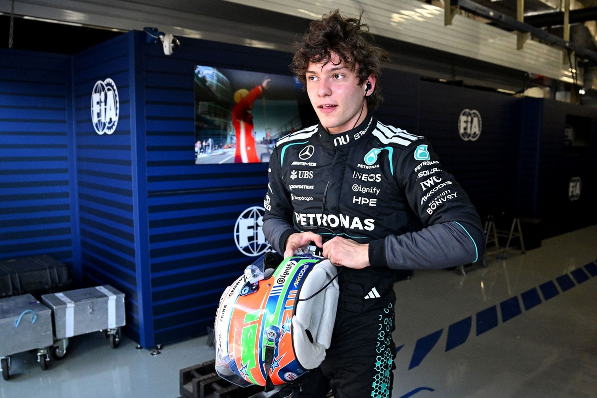 Гюнтер Штайнер виключає Кімі Антонеллі з боротьби за титул F1 у 2026 році, незважаючи на перемогу в Китаї