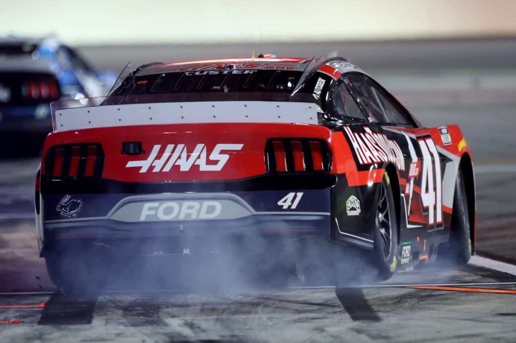 NASCAR вводить нові правила очищення піт-стійок для команд