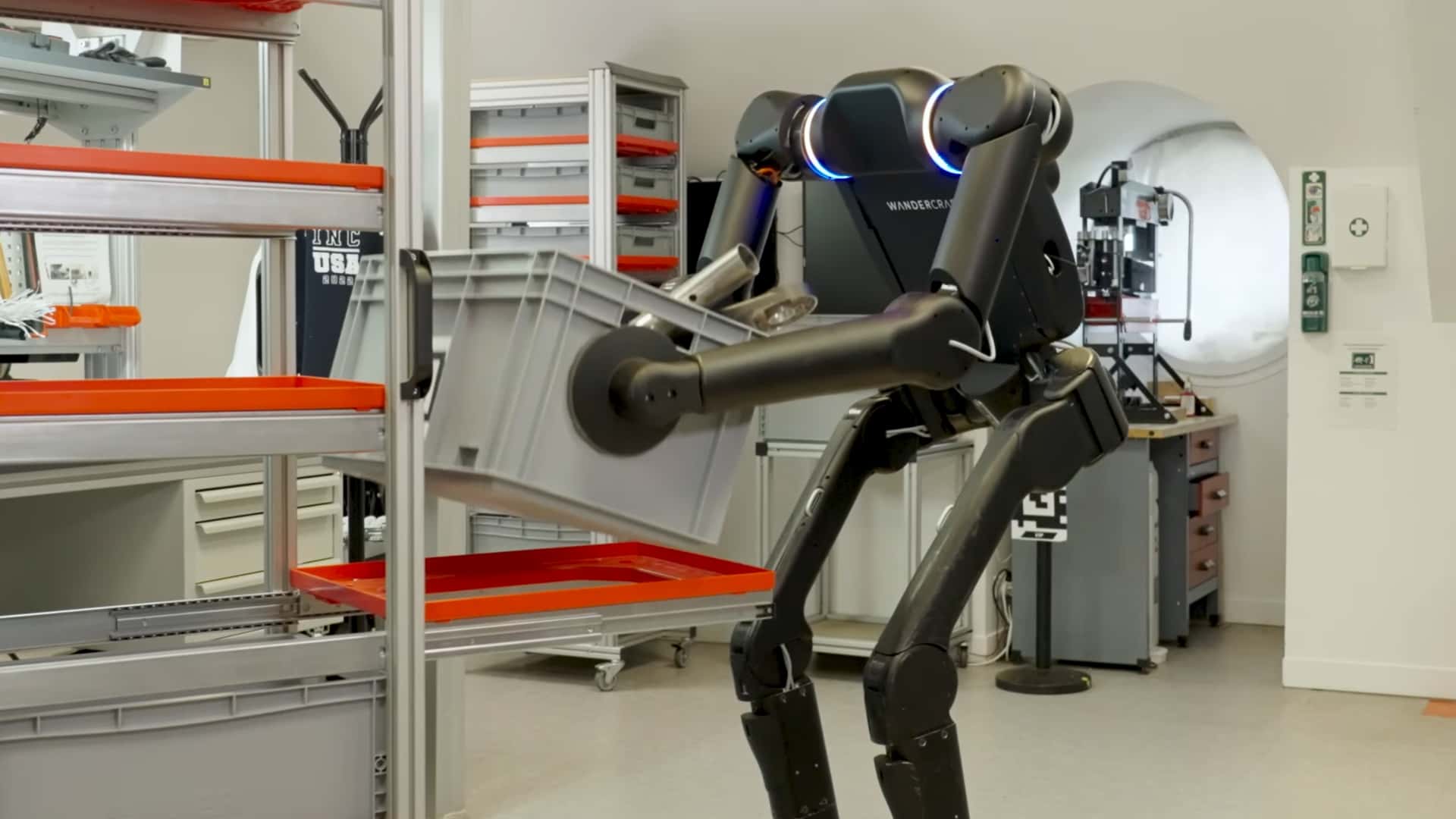 Renault створює роботів, які вже виконують важку роботу