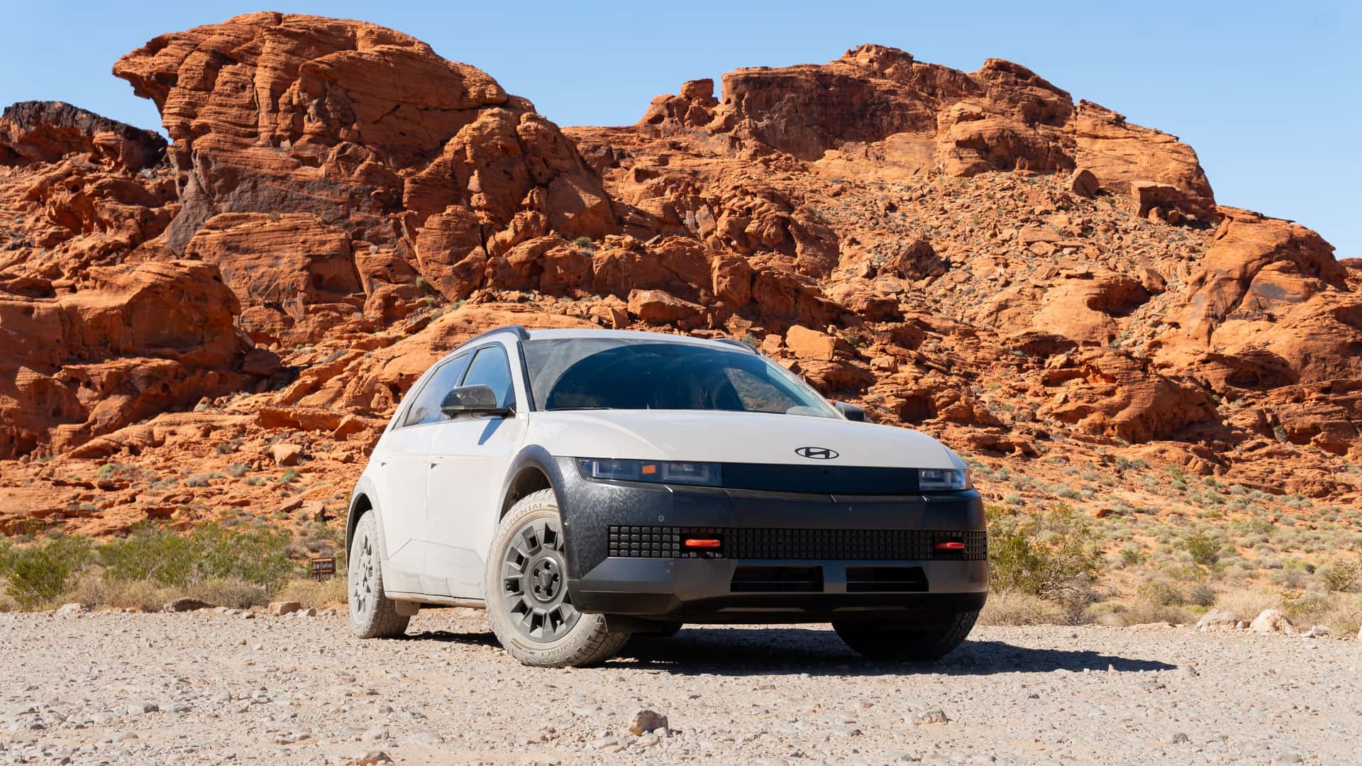 Hyundai Ioniq 5 продовжує вражати