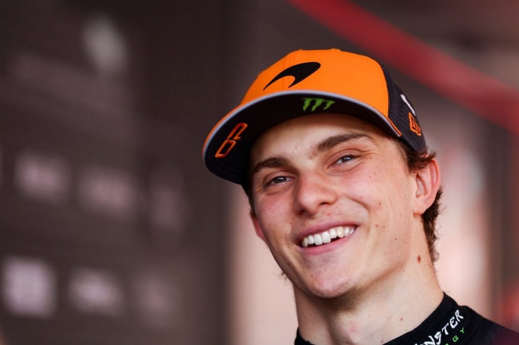 Оскар Піастрі представляє свій кастомний McLaren 750S з помаранчевими деталями