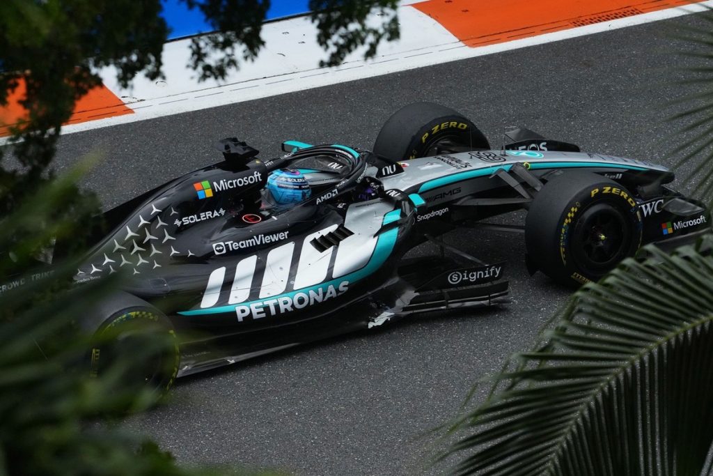 Досвід Джорджа Рассела за кермом Mercedes F1 автомобіля Кімі Антонеллі перевищив його очікування