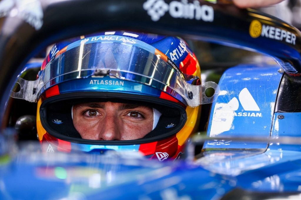 Карлос Сайнс закликає F1 та FIA бути суворими щодо змін у 2027 році