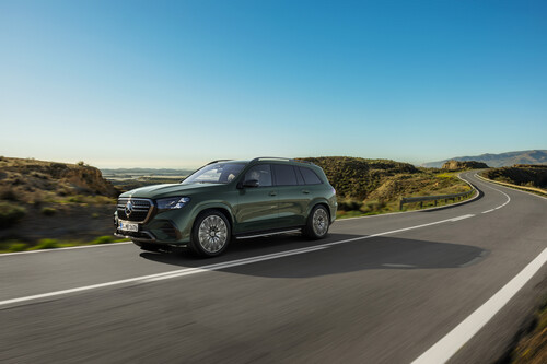 1. Ось S-клас серед позашляховиків  
2. Mercedes-Benz G-Class: S-клас серед позашляховиків