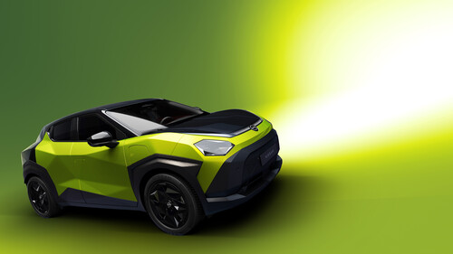1. Також Nissan Juke підключається до зарядної станції
2. Nissan Juke стає електромобілем