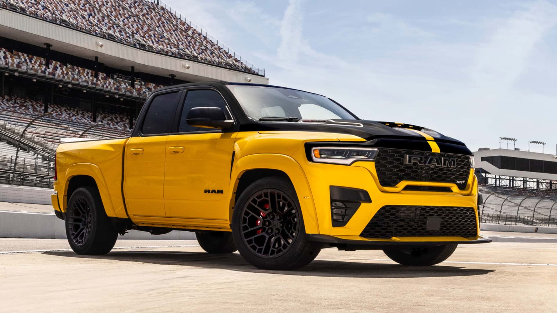 Новий Ram Rumble Bee: повернення легендарного супер пікапа SRT10