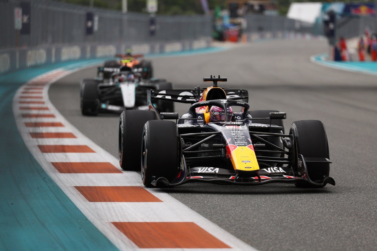 Red Bull продовжує наздоганяти конкурентів у Формулі-1