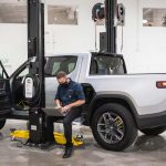 Rivian відкрила 100 сервісних центрів напередодні запуску моделі R2 Rivian Opens 100 Service Centers for R2