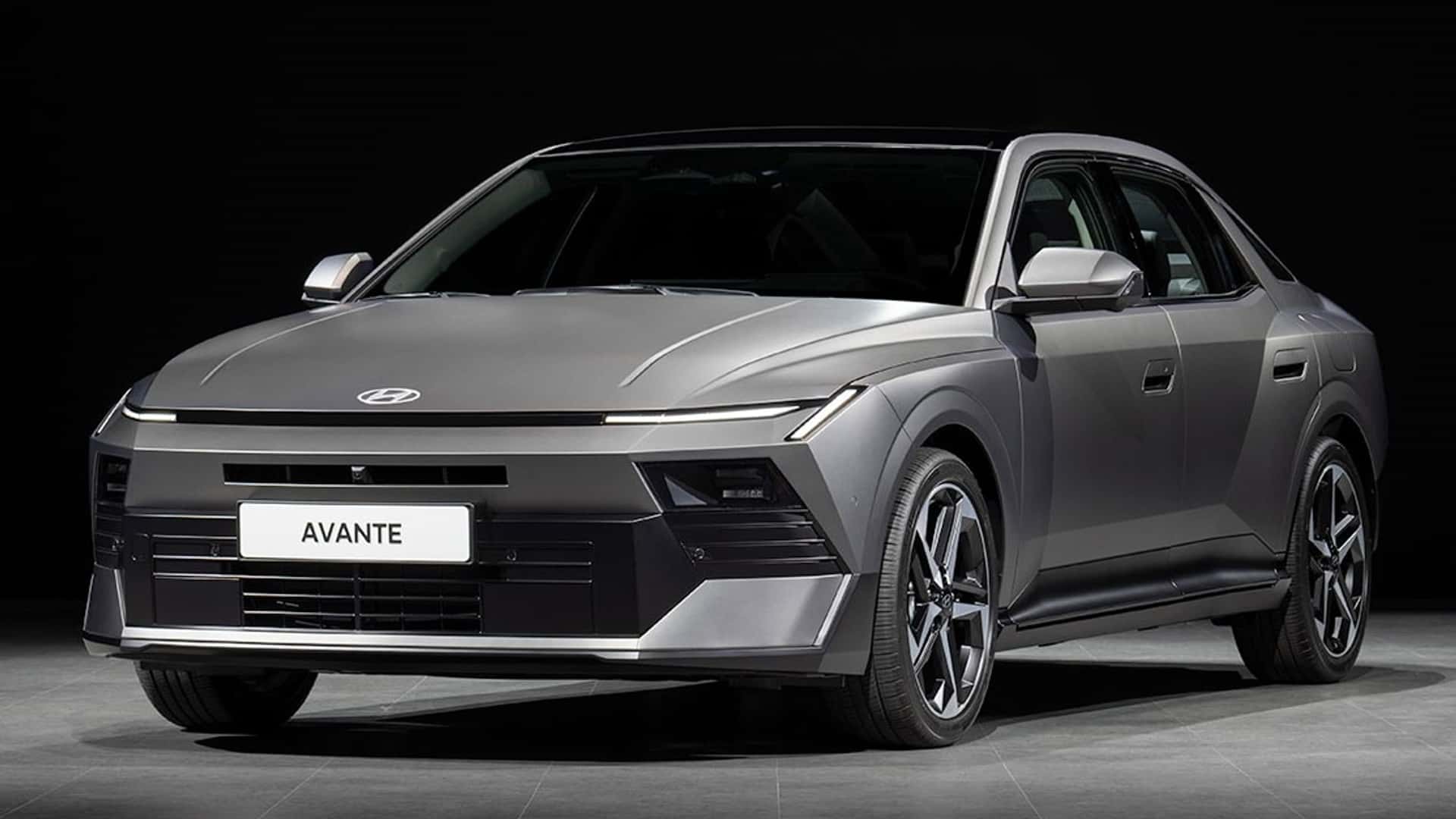 Новий дизайн Hyundai Elantra 2027: зміни інтер’єру та екстер’єру
