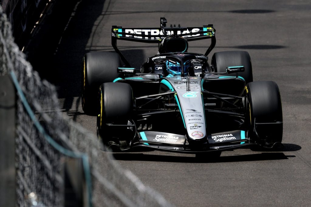 Mercedes змушений прискорити оновлення для F1 через тиск від Ferrari