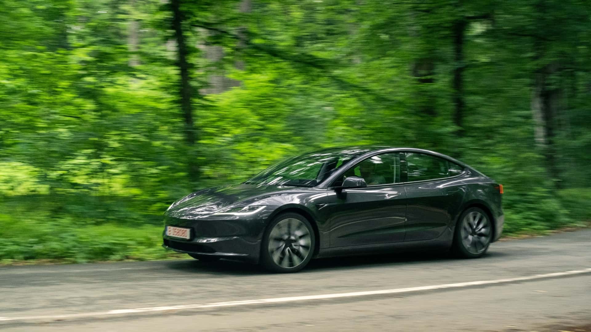 Tesla Model 3 Exceeds EPA Range by 30 Miles