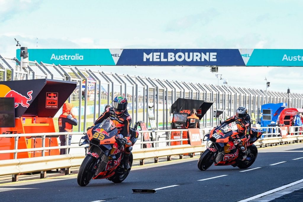 BMW прагне об'єднати двох єдиних переможців MotoGP KTM у WSBK