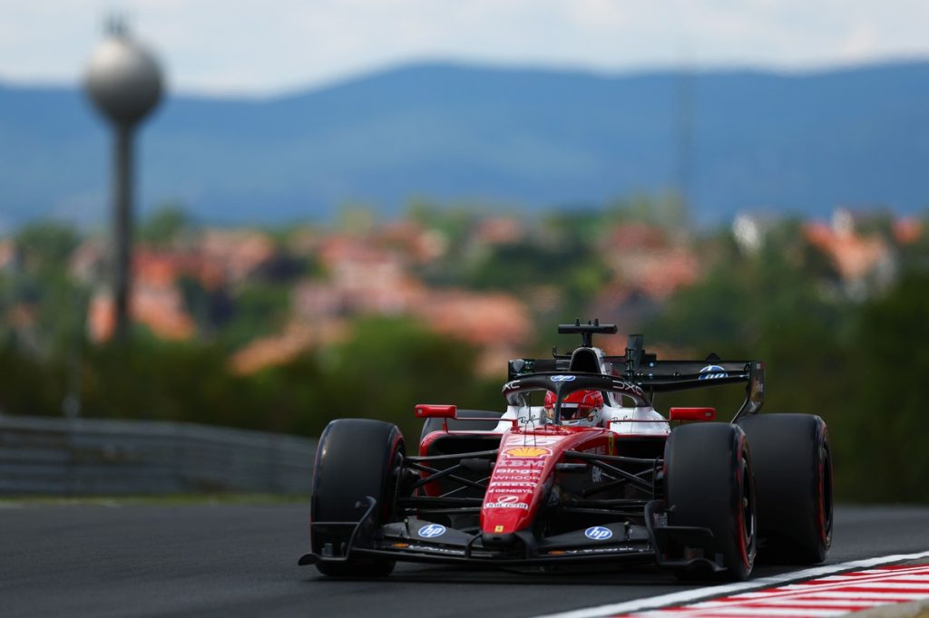 Леклер на вершині FP1 на Гран-прі Угорщини, Строл викликає червоні прапори