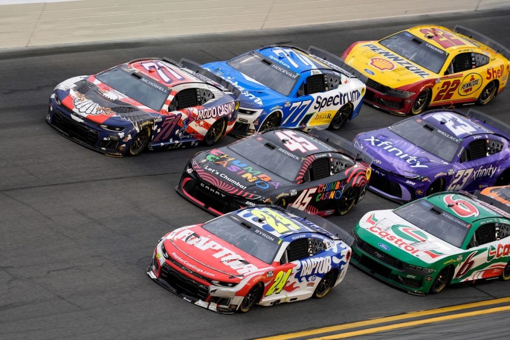 NASCAR впроваджує новий пакет правил для Дейтони для поліпшення гонок