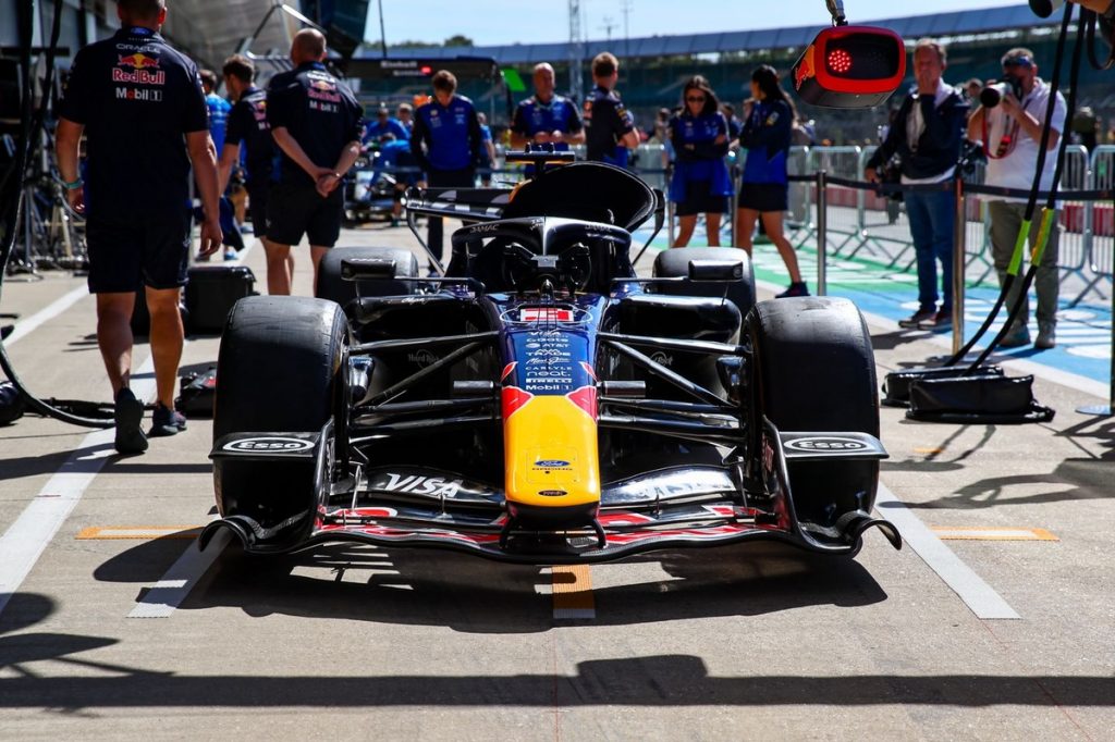 Red Bull знаходить наступників для Gianpiero Lambiase та Helmut Marko і що це означає для майбутнього команди в F1