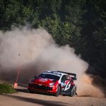 Самі Паярі очолює WRC Естонії після бездоганного виступу в п'ятницю