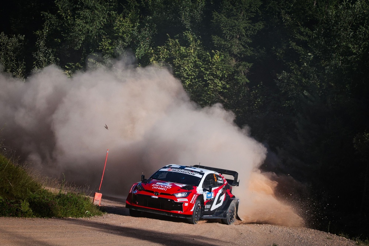 Паджарі лідирує на WRC Естонія після бездоганного п’ятничного виступу