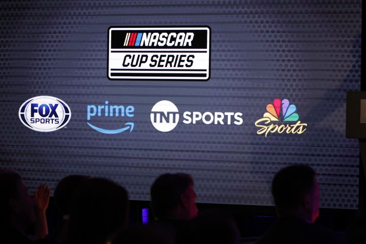 Де дивитися NASCAR до завершення сезону 2026 року