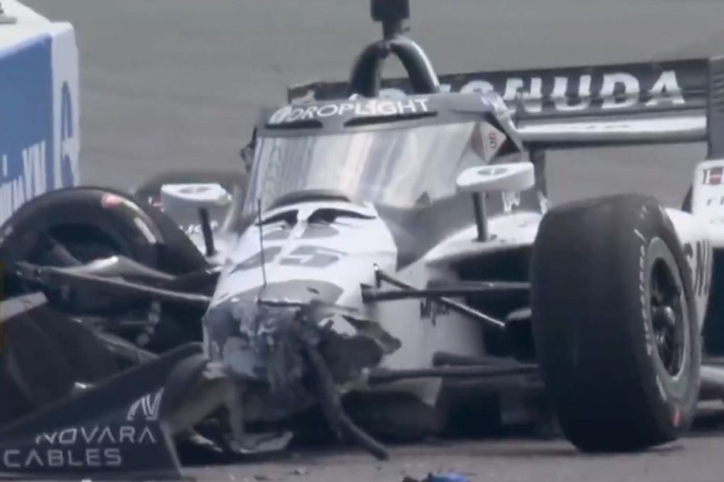 Louis Foster зійшов з дистанції на гонці IndyCar у Маркхемі