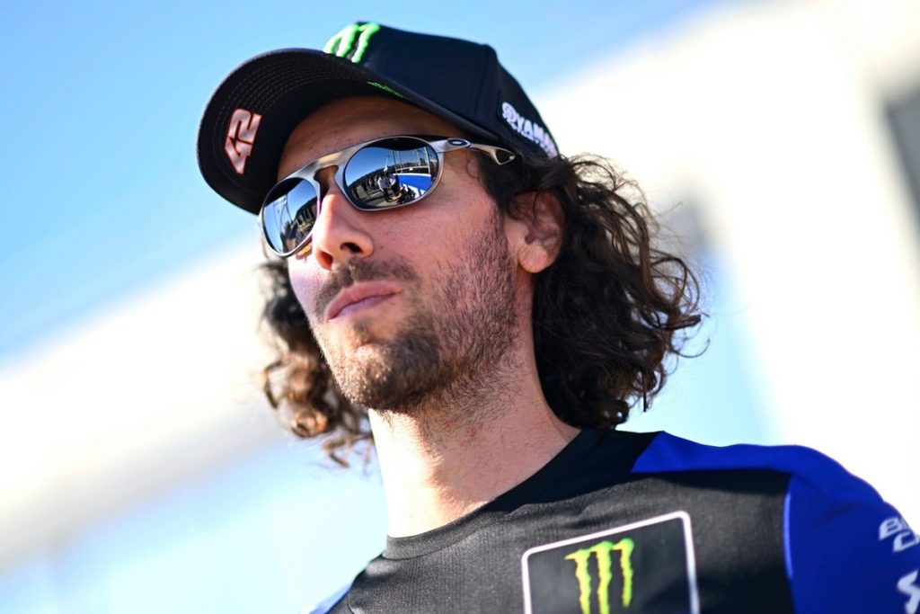 Алекс Рінс переходить до автомобільних перегонів після виходу з MotoGP