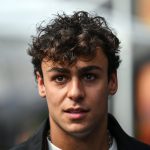 Arvid Lindblad приносить вибачення після інциденту з товаришем по команді Racing Bulls у Баку