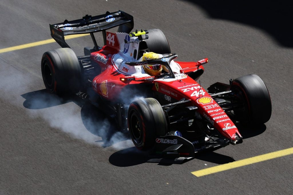 Чарльз Леклер очолює FP3 на Гран-прі Іспанії після аварії Льюїса Хемілтона