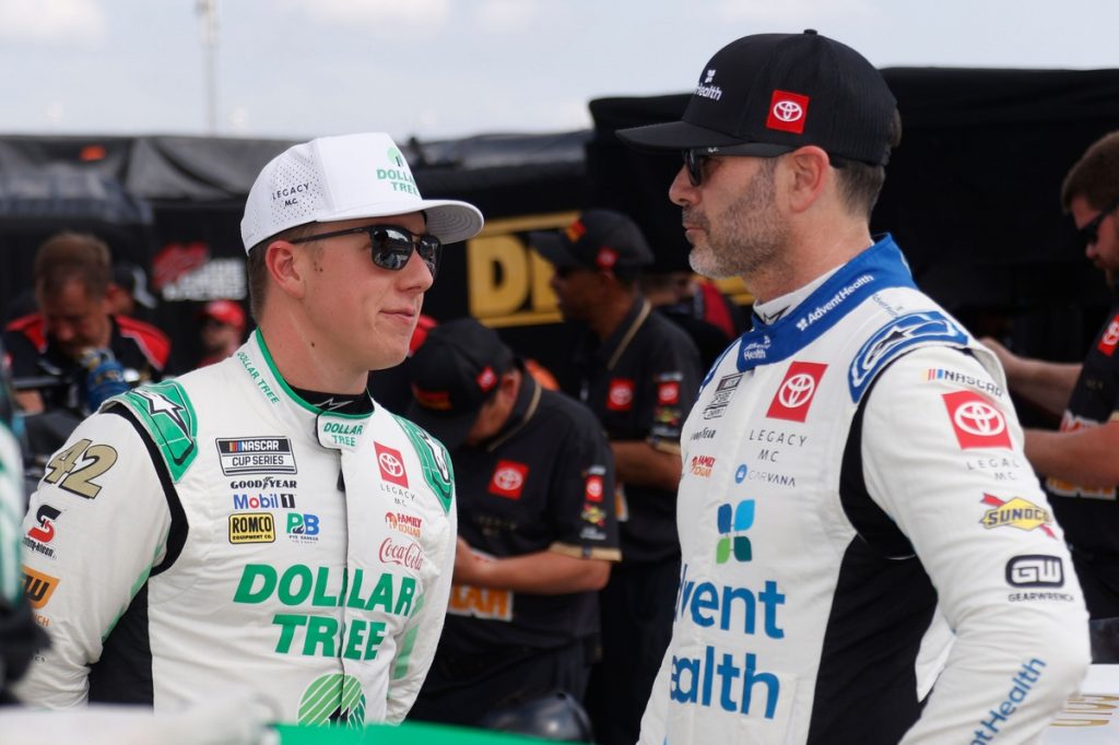Jimmie Johnson спростовує чутки про конфлікт з John Hunter Nemechek