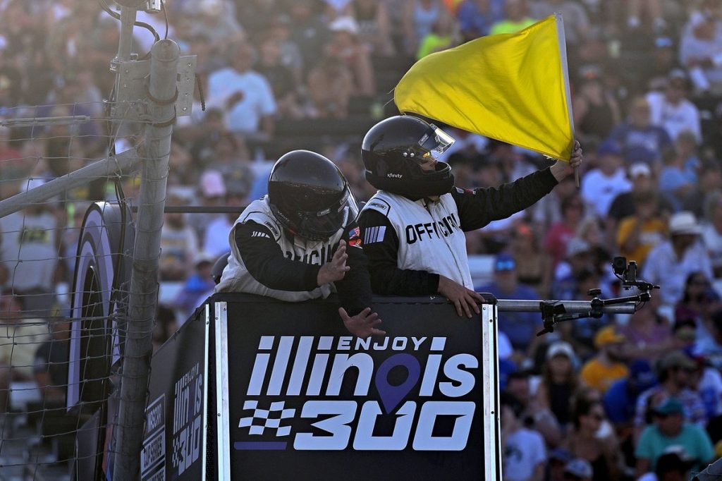 Переможці та програвші у гонці NASCAR Cup на Gateway з безліччю аварій