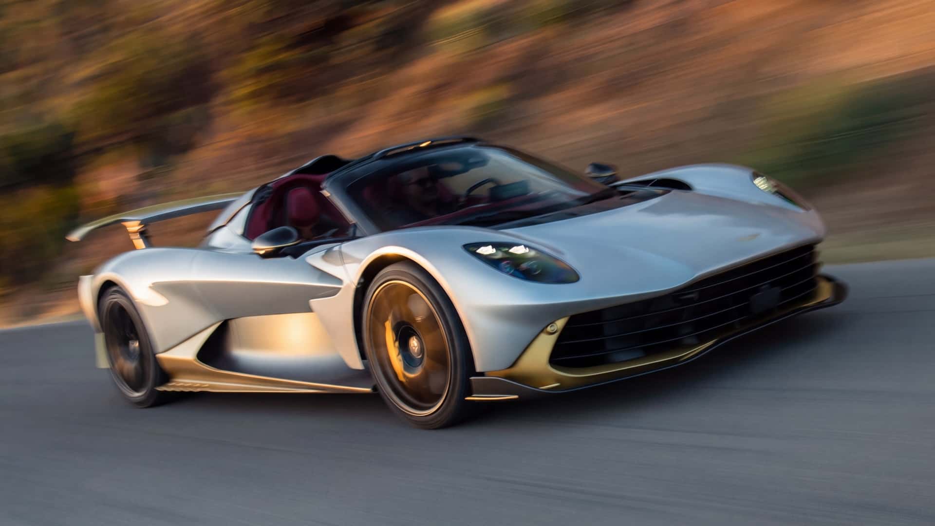 Новий Aston Martin Valhalla Spider досягає 217 миль/год з відкритим дахом