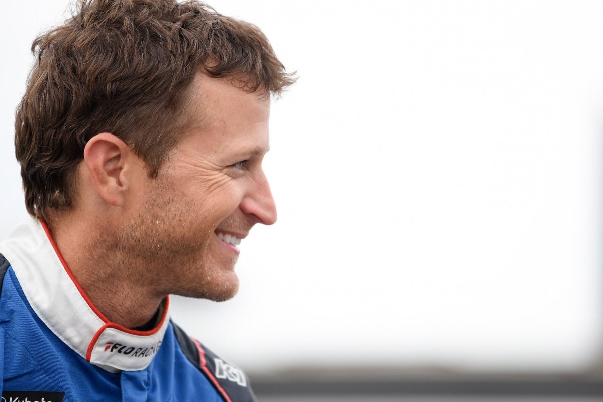 Kasey Kahne повертається до NASCAR, отримавши постійну позицію у Spire Truck
